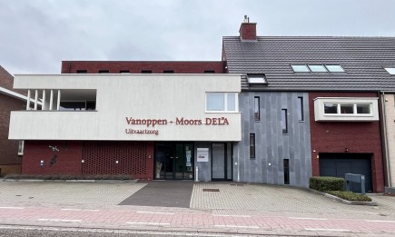 Duplex-appartement met twee slaapkamers en terras. Parking in keldergarage.