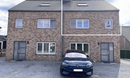 Duplex appartement met 2 slaapkamers, terras en garage